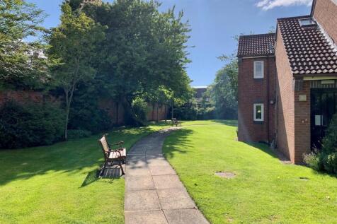 Haldenby Court garden 2.jpg