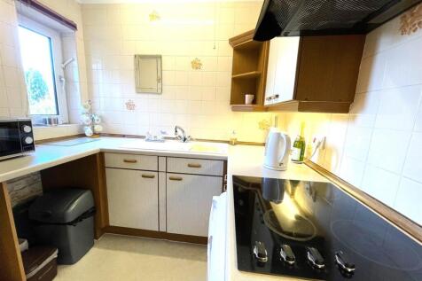 Kitchen 2.jpg