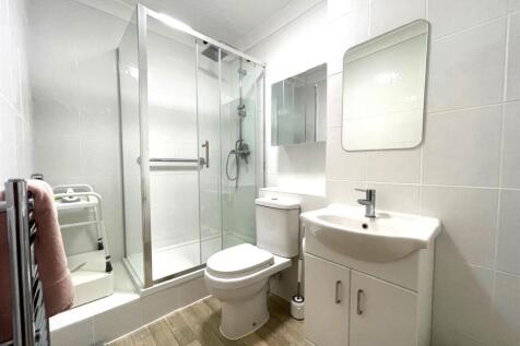 Shower Room.jpg