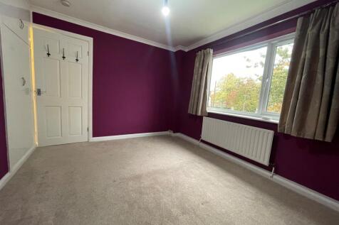 8 Muston Bedroom 1 (2).jpg