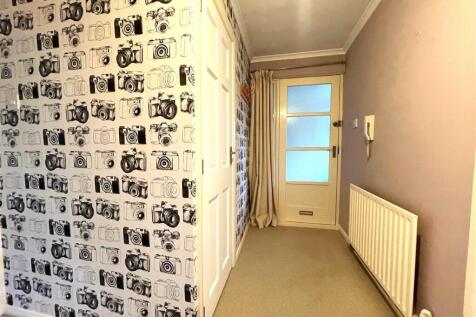 8 Muston Entrance Hall.jpg