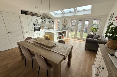 kitchen diner aga...
