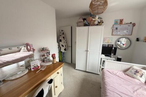 bedroom 2.