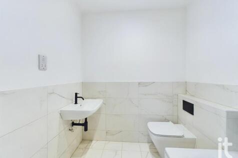 Photograph 14