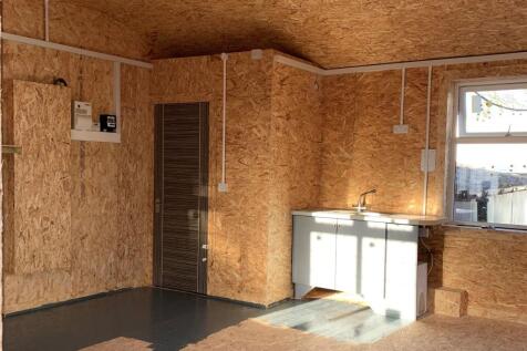 Red Brick End Unit