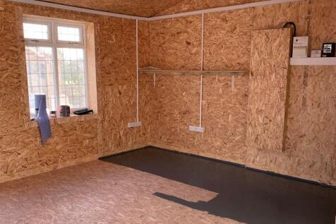 Red Brick End Unit