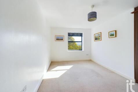 Photograph 12