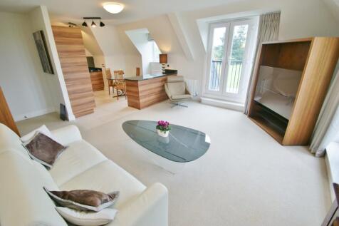Lounge/ Kitchen