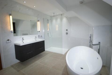 2nd Photo En-suite
