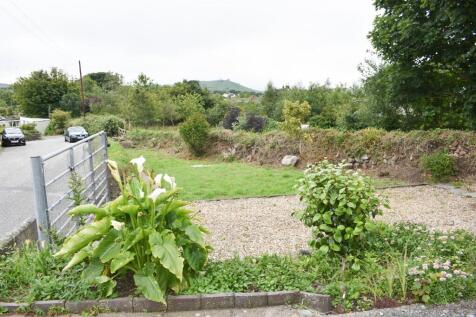 Side Garden &amp; Parkin