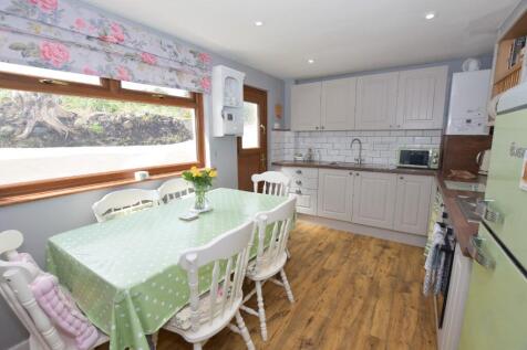 Kitchen/ Dining Room
