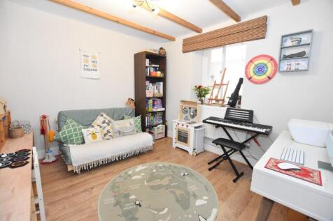 Dining/Playroom 