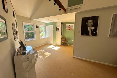 Guest Bedroom Suite