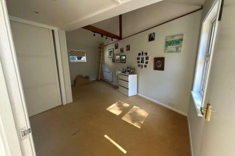 Guest Bedroom Suite