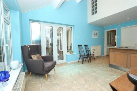 Sun Room/Utility