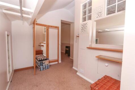 Dressing Rm/Wardrobe