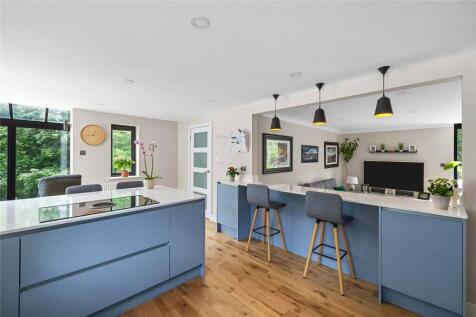 Kitchen/Breakfast Rm