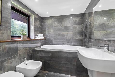 Bed 2 En Suite