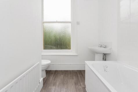 Flat 2, Bathroom