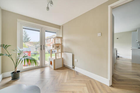 1372892-1-69038eb...