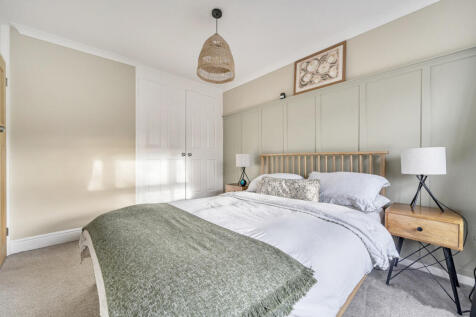 1372892-16-690390...