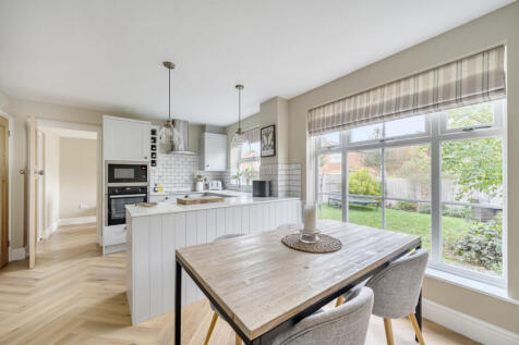 1372892-2-69038ec...