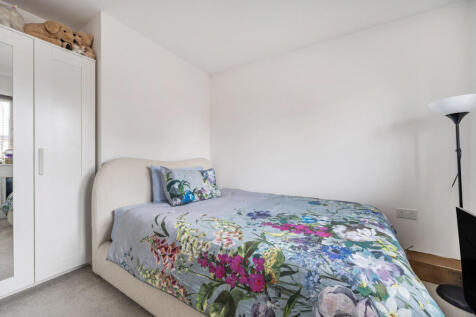 1363027-10-68ecf5...