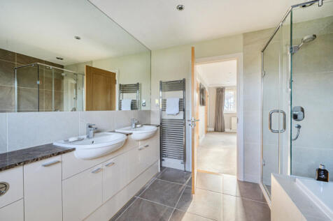 1384102-6-6929b31...