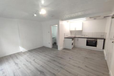 Open Plan Living/Bed