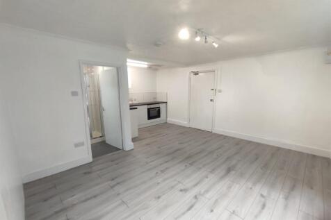 Open Plan Living/Bed