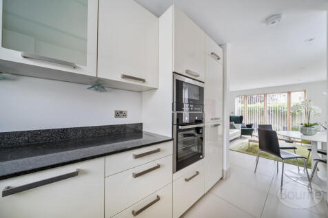 72d12f38-a393-47d...