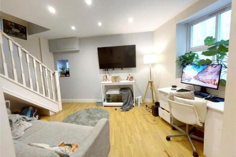 Lounge Flat B