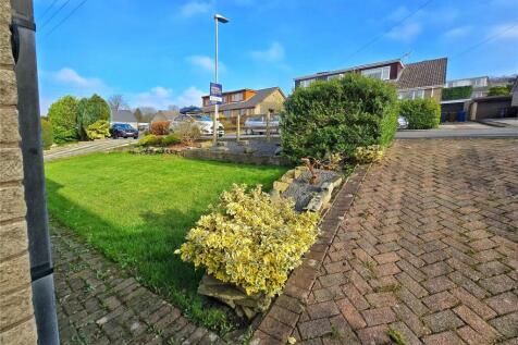 Front Garden/Outlook