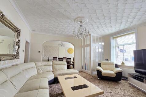 Lounge &amp; Dining Room