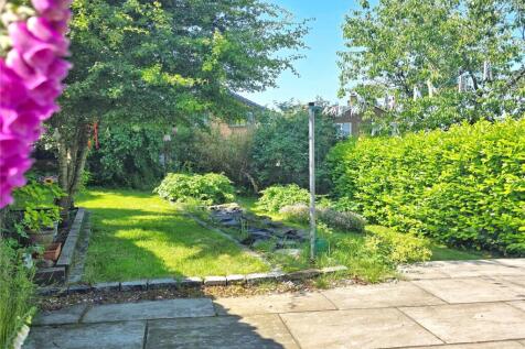 Patio &amp; Lawn Gardens