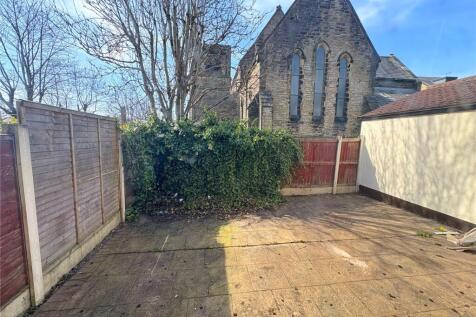 Rear Patio Garden