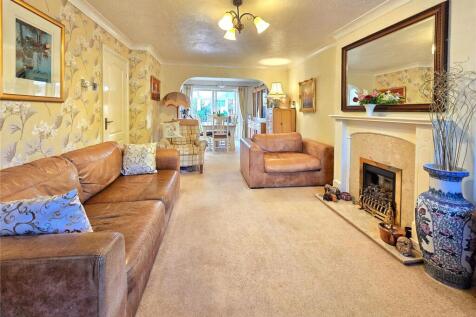 Lounge &amp; Dining Room