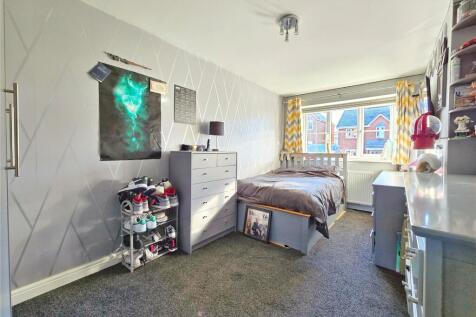 Play Room/ Bedroom 5