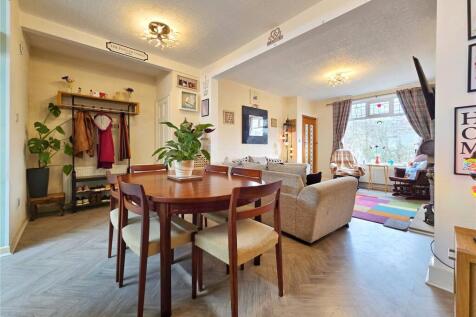 Dining Room &amp; Lounge