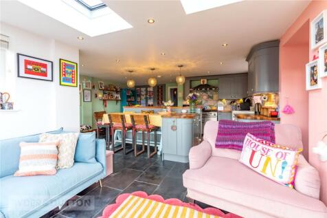 Kitchen/ Living Room