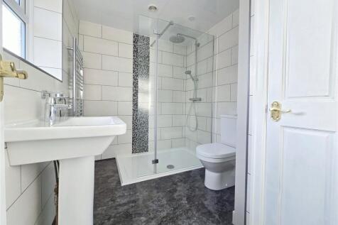 En-Suite Shwer Room