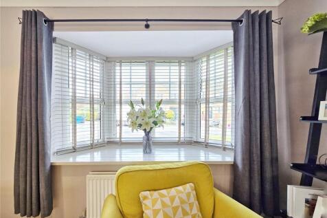 Bay Fronted