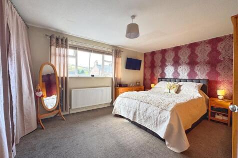 Bedroom 1 (Double)
