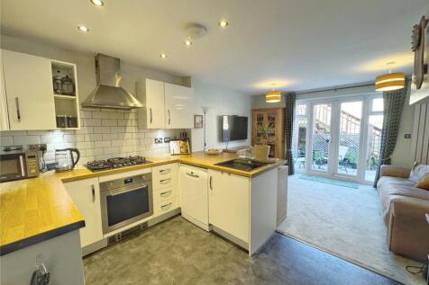 Living Rm / Kitchen