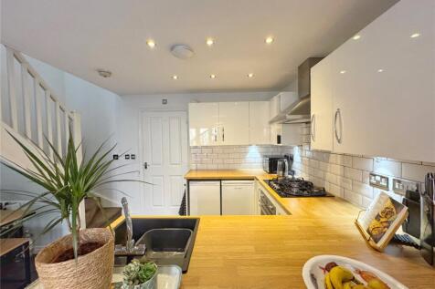 Living Rm / Kitchen