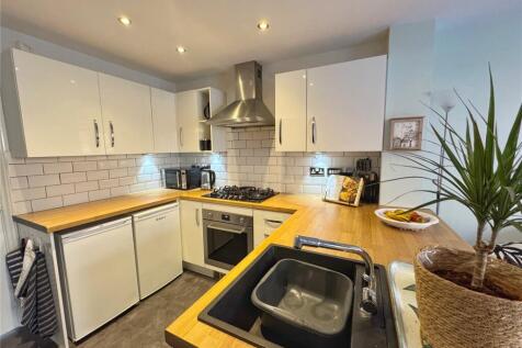 Living Rm / Kitchen