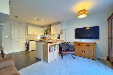 Living Rm / Kitchen