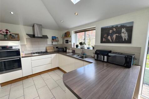 Ext Kitchen / Diner