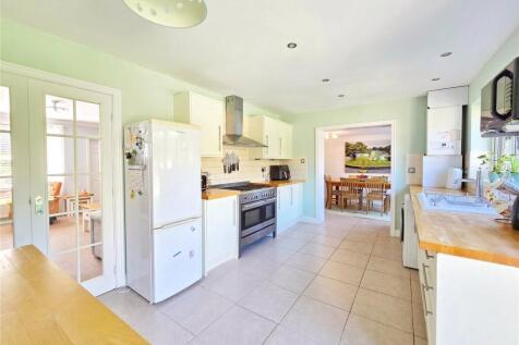 Spacious Kitchen