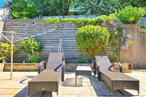 Sunny Gardens